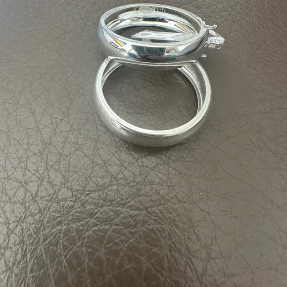 Gorgeous Sterling Silver Hoops retail $49 - Picture 4 of 4